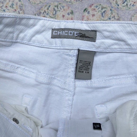 Chicos Platinum Darlene Crop pant white with navy embroidery details Size 1.5 - Picture 3 of 12